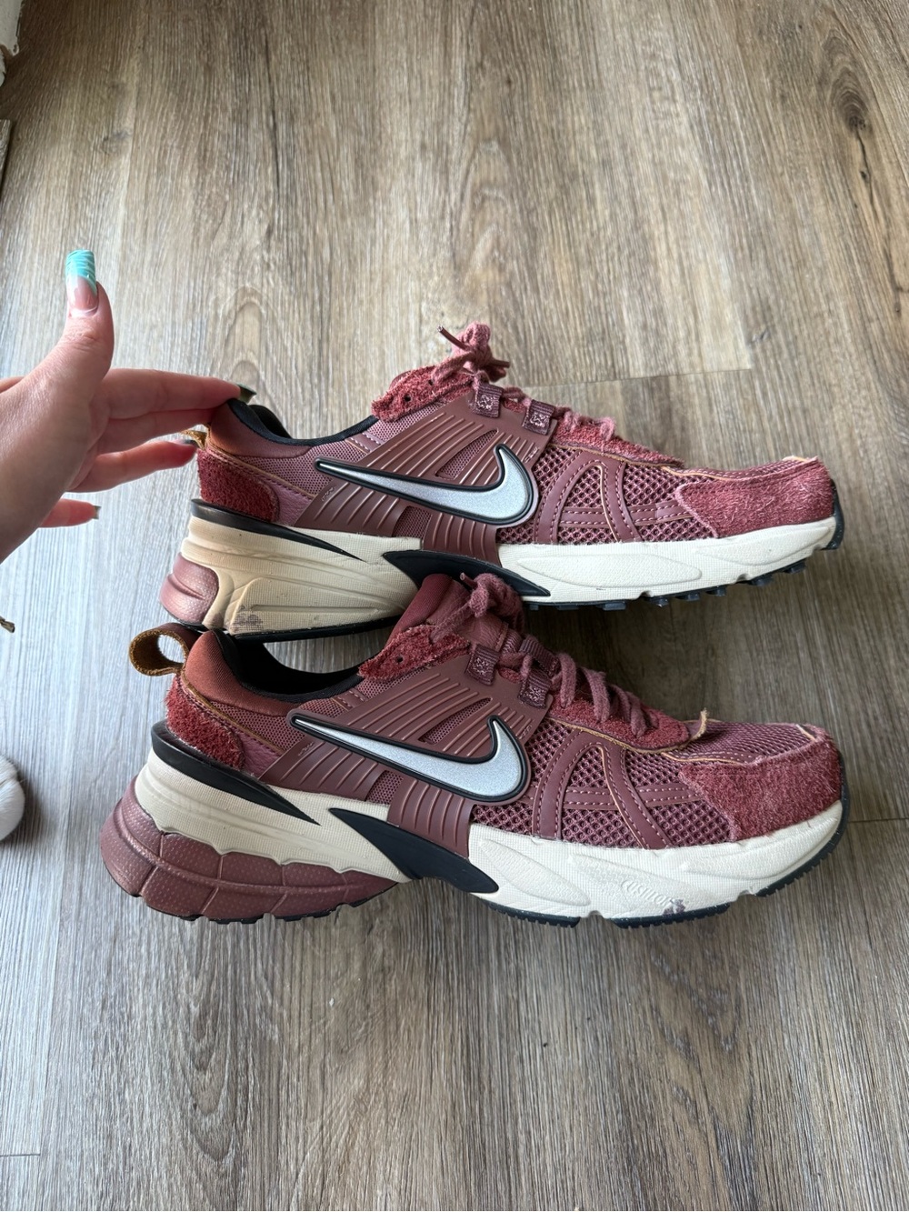 Nike Women’s Maroon Mesh & Suede Runner Sneakers
